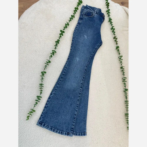 شلوار جین بوتکات زنانه باکیفیت، قد حدود 103، در رنگها و سایزهای متنوع