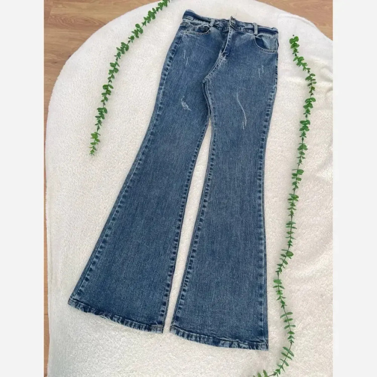 شلوار جین بوتکات زنانه باکیفیت، قد حدود 103، در رنگها و سایزهای متنوع