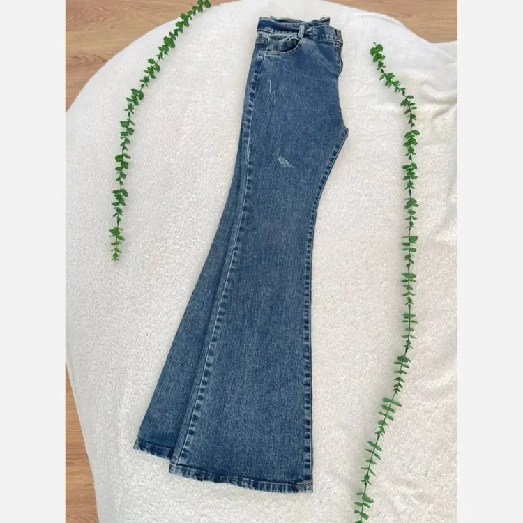 شلوار جین بوتکات زنانه باکیفیت، قد حدود 103، در رنگها و سایزهای متنوع