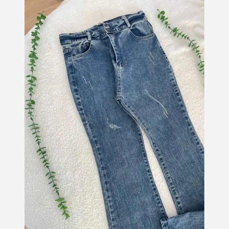 شلوار جین بوتکات زنانه باکیفیت، قد حدود 103، در رنگها و سایزهای متنوع