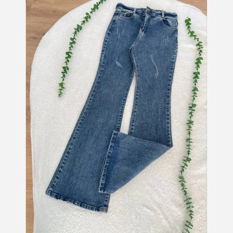 شلوار جین بوتکات زنانه باکیفیت، قد حدود 103، در رنگها و سایزهای متنوع