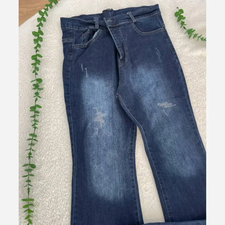 شلوار جین بوتکات زنانه باکیفیت، قد حدود 103، در رنگها و سایزهای متنوع