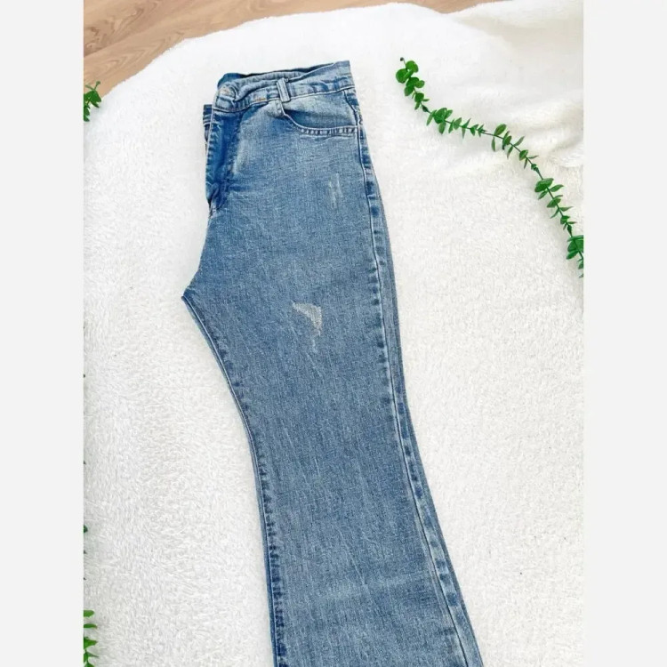 شلوار جین بوتکات زنانه باکیفیت، قد حدود 103، در رنگها و سایزهای متنوع