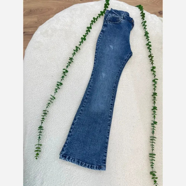 شلوار جین بوتکات زنانه باکیفیت، قد حدود 103، در رنگها و سایزهای متنوع