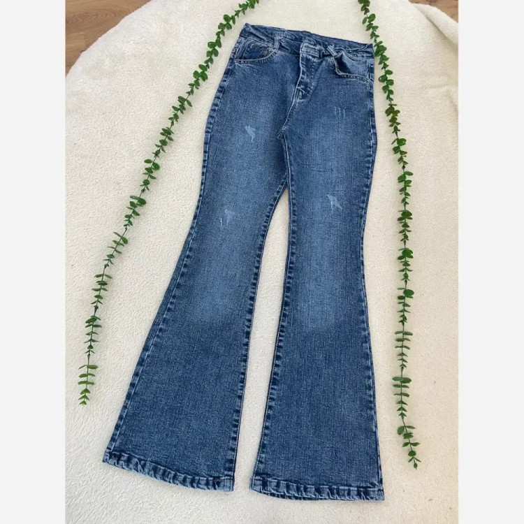 شلوار جین بوتکات زنانه باکیفیت، قد حدود 103، در رنگها و سایزهای متنوع