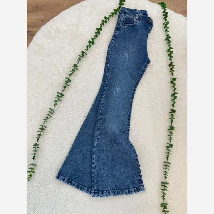 شلوار جین بوتکات زنانه باکیفیت، قد حدود 103، در رنگها و سایزهای متنوع