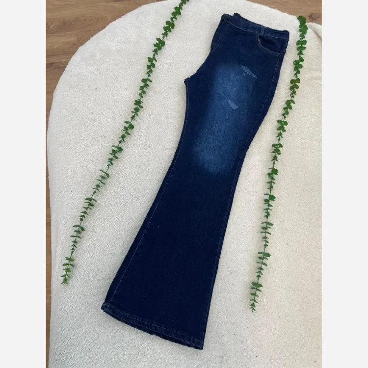 شلوار جین بوتکات زنانه باکیفیت، قد حدود 103، در رنگها و سایزهای متنوع