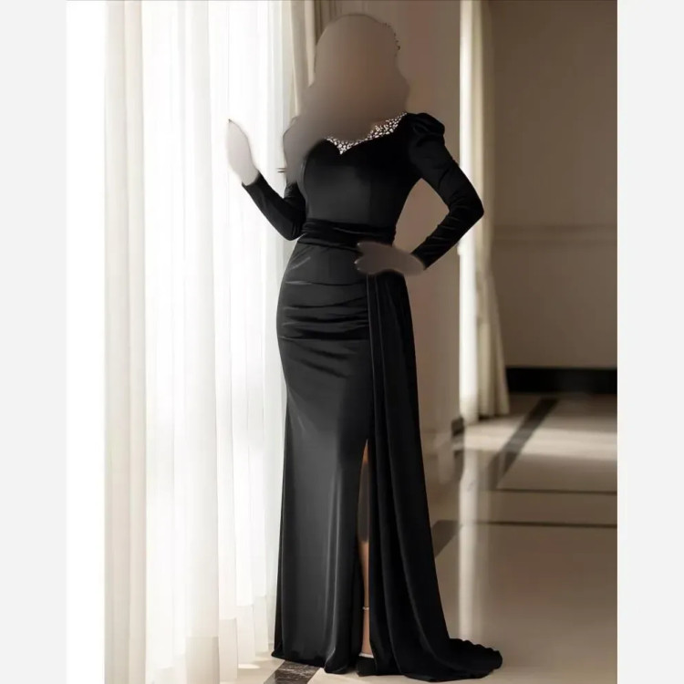 مانتو مخمل نگین دوزی شده زنانه کد 142 مشکی سایز 38 تا 48