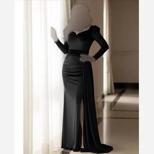 مانتو مخمل نگین دوزی شده زنانه کد 142 مشکی سایز 38 تا 48