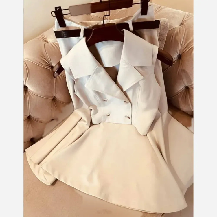 جلیقه دامن مدل نگاه مازراتی چهارفصل سایزبندی کامل رنگبندی متنوع ارسال فوری