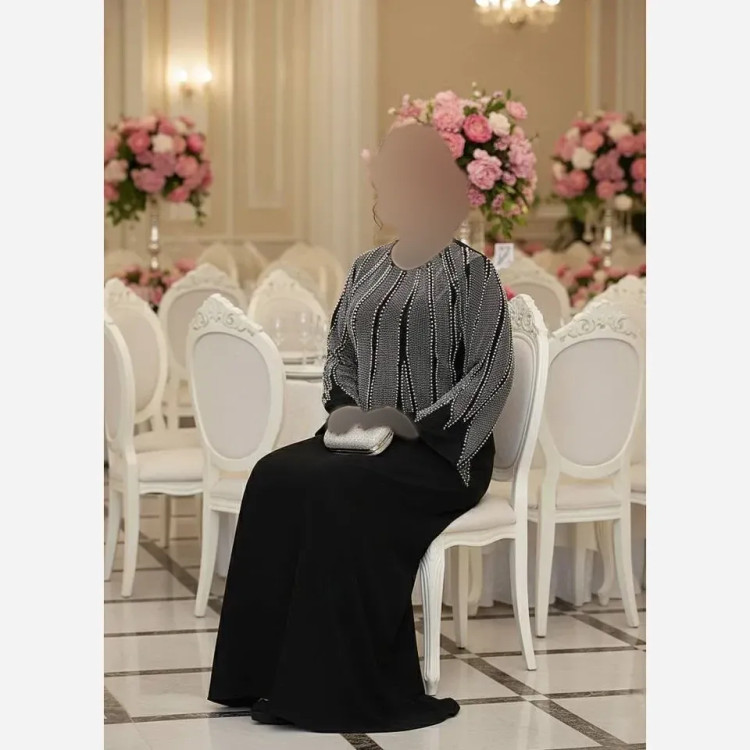 ماکسی مجلسی مدل نازنین بیگ سایز کرپ دالقیچ مشکی نگین و مروارید سایز بزرگ