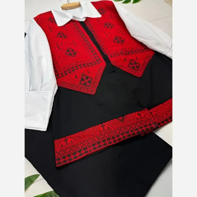 ست سه تیکه پارمین شومیز، وست و شلوار پرشین مکانیک سوزن دوزی قرمز فری سایز