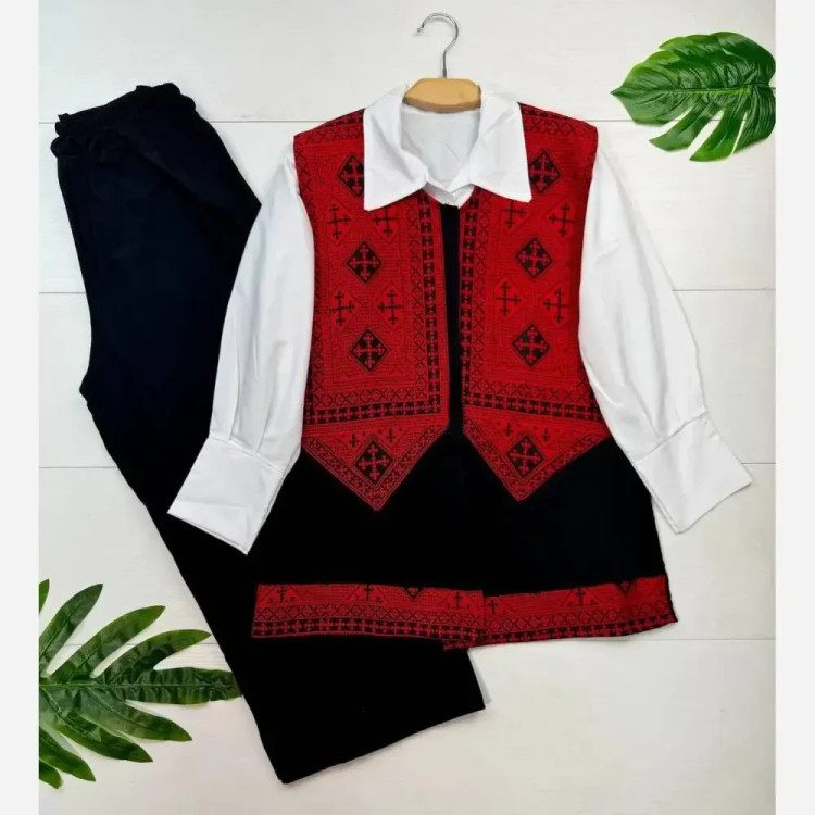 ست سه تیکه پارمین شومیز، وست و شلوار پرشین مکانیک سوزن دوزی قرمز فری سایز