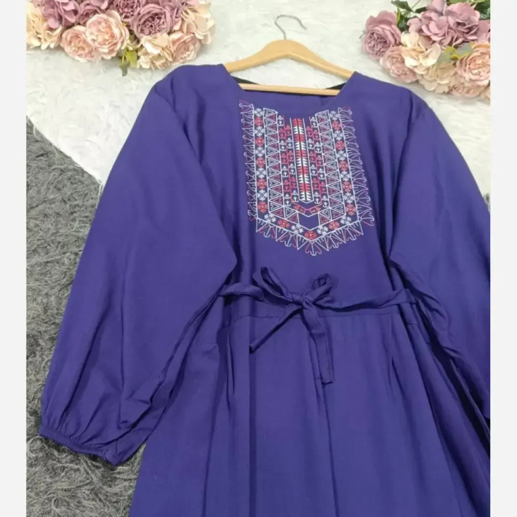 پیراهن ساحلی نخی بلند زنانه فری سایز کد 9660 با گلدوزی چاپی