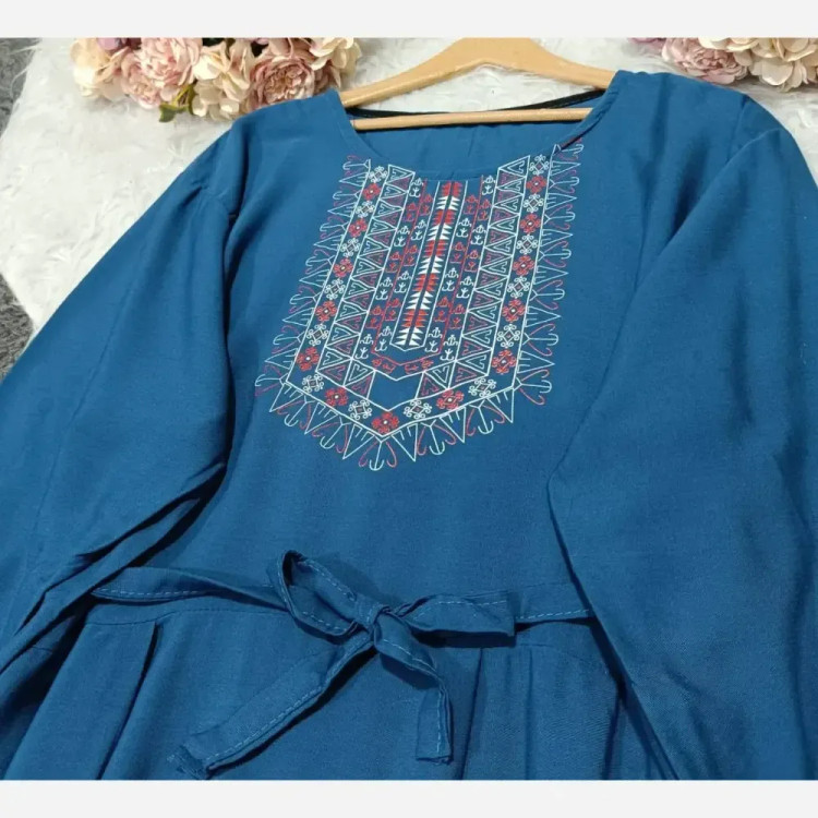 پیراهن ساحلی نخی بلند زنانه فری سایز کد 9660 با گلدوزی چاپی