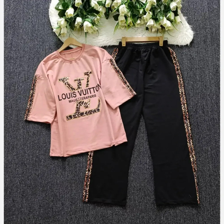 ست زنانه لویی ویتون پلنگی گلکسی پنبه فری سایز 38-48 شیک و زیبا