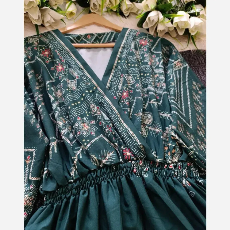 پیراهن ساحلی زنانه مزونی بوگاتی فری سایز شیک و راحت مناسب فصل