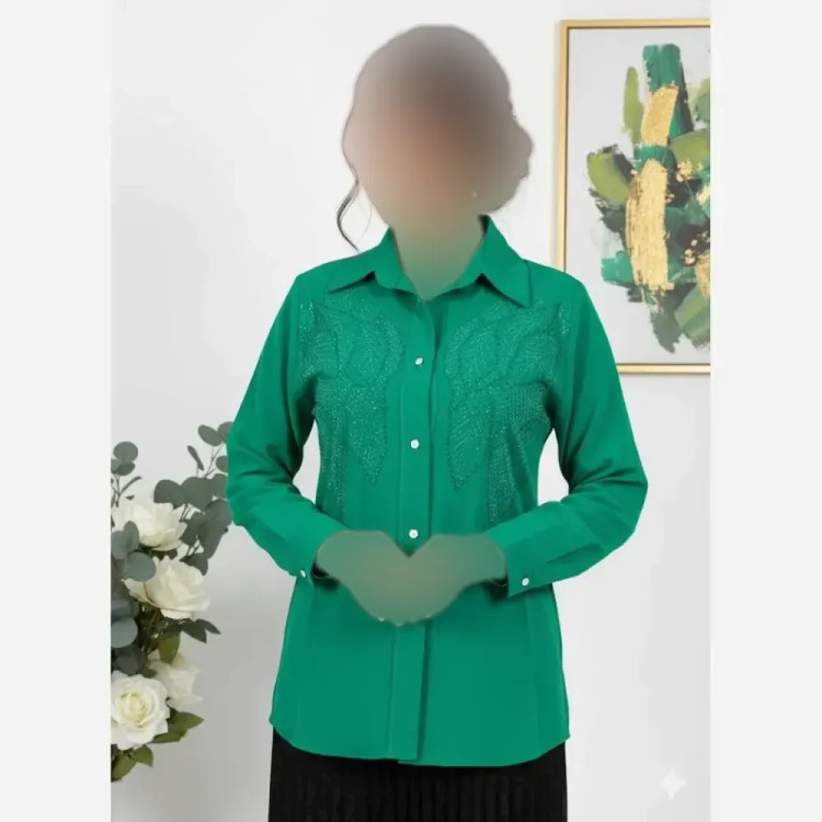 شومیز زنانه ساحل سبز و قرمز سایزبندی 40 تا 52 جنس الیزه نگین دار تضمینی