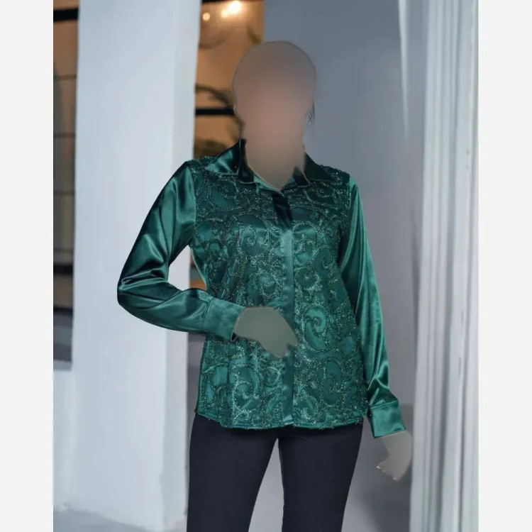 شومیز مجلسی الیکا ساتن فرانسه و دانتل خارجی سایزبندی 40 تا 50 رنگ قرمز سبز قد 70