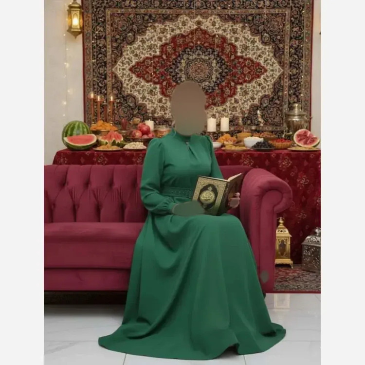 پیراهن مجلسی زنانه ناز کد 76401 سایزبندی 38 تا 52 قد 150 رنگ سبز و قرمز جنس مازراتی