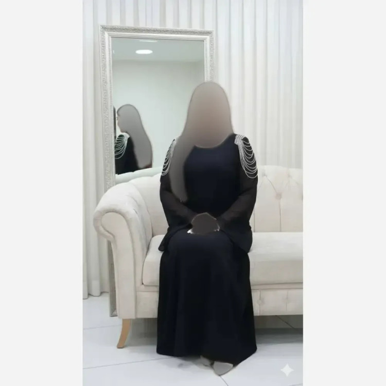 پیراهن ماکسی سایزبزرگ دلارام زنانه سایزبندی 44 تا 58 مشکی کرپ درجه یک با سنگدوزی و زنجیر قد 155 کاپ سینه نوار دوبی آستین حریر