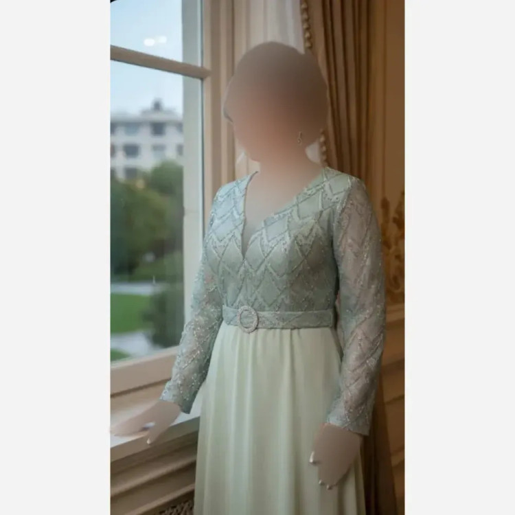 مانتو زنانه هدیه قد 155 سایزبندی 44 تا 54 بالاتنه جسمیکو سنگی دامن حریر مشکی طوسی پاستیلی