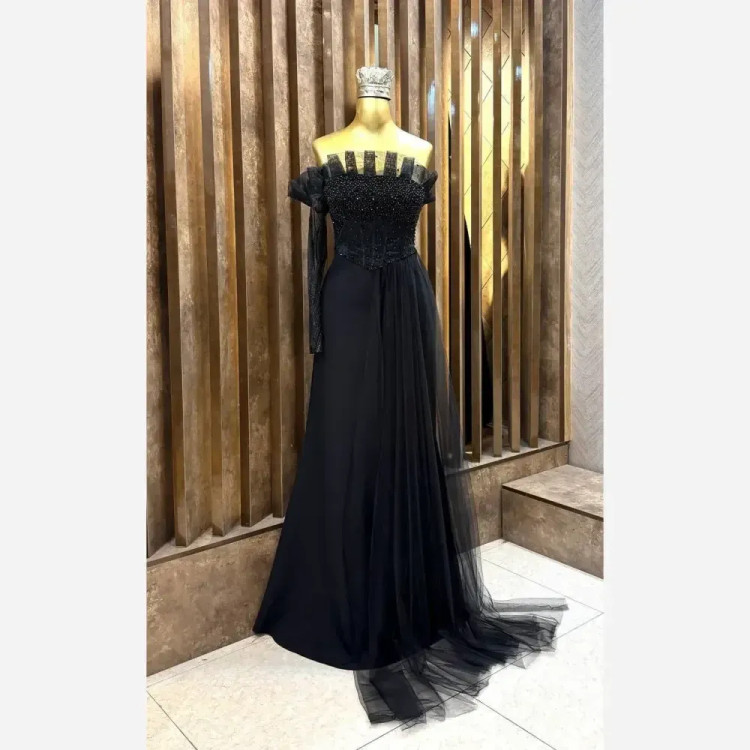 مانتو کرپ مازراتی سنگدوزی شده زونیکس و تور مشکی کد 559