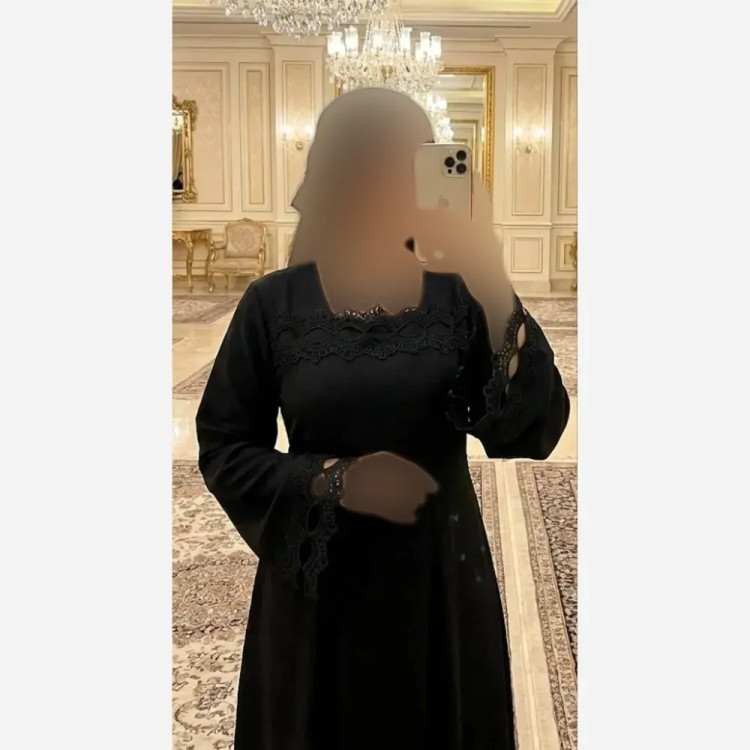 مانتو قدسی مشکی جنس صوفیا خرجکار نوار قلاب بافی سایز 2 و 3