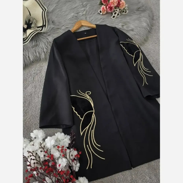 مانتو کتی پروانه مشکی جنس مازراتی گلدوزی شده سایز 38 تا 52 قد 85