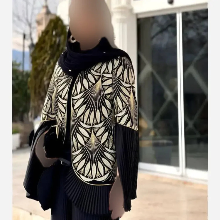 مانتو زنانه ملانیا سوزن دوزی و خرجکار پلیسه فری سایز 36-46 کالکشن بهار
