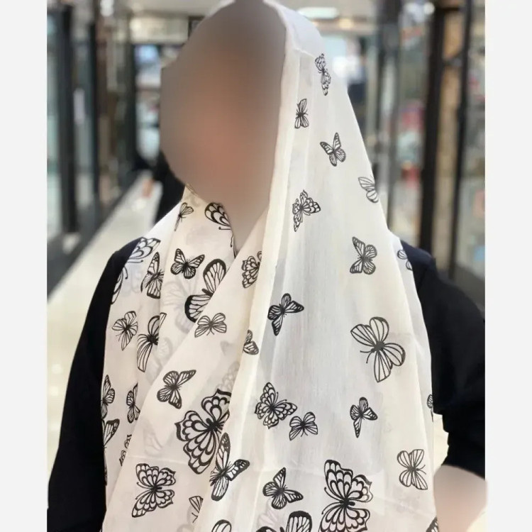 شال بهاران تمام نخ زنانه ابعاد 65×190 سانت سفید پروانه ای مشکی پروانه ای
