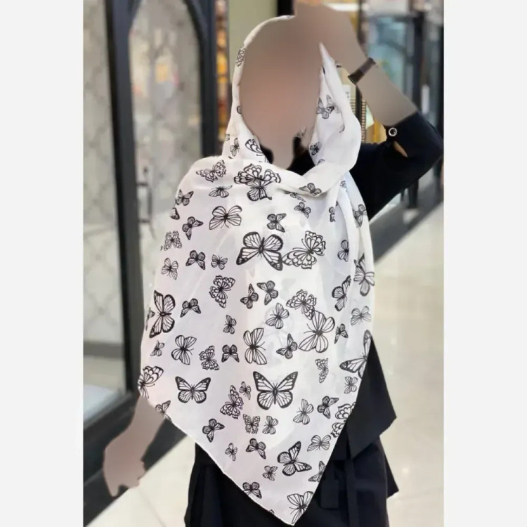 شال بهاران تمام نخ زنانه ابعاد 65×190 سانت سفید پروانه ای مشکی پروانه ای