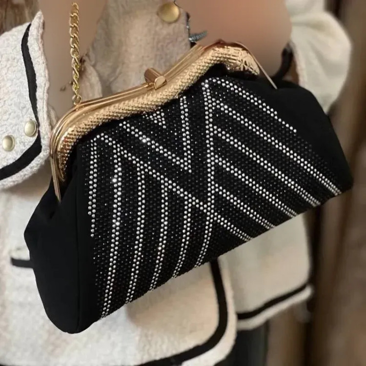 کیف مجلسی زنانه مهرو نانسی نگین دار مشکی بند بلند گوشیخور 12*22 سانت