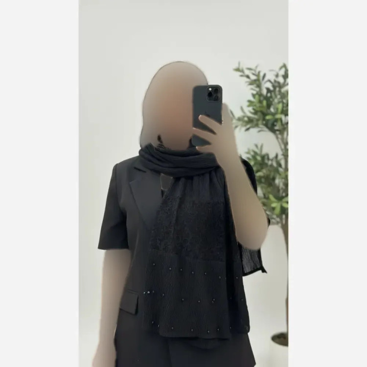شال مجلسی برشکا وارداتی خرجکار دانتل فری سایز مروارید پرچ شده ابعاد 77*200