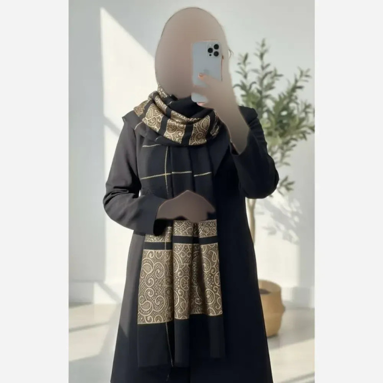 شال لعیا نخ حریر طرح گلد الگانس ابعاد 73x190 بدون چروک و سر خوردن فری سایز
