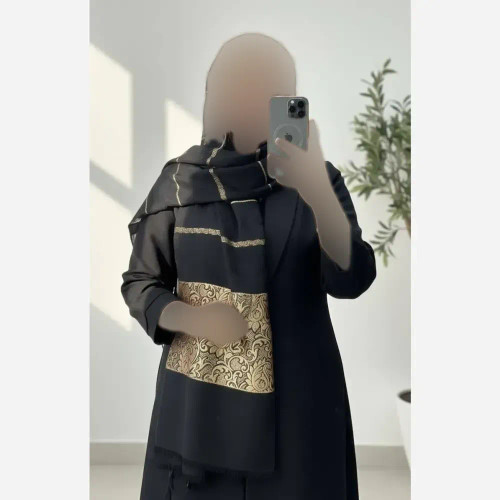 شال لعیا نخ حریر طرح گلد الگانس ابعاد 73x190 بدون چروک و سر خوردن فری سایز