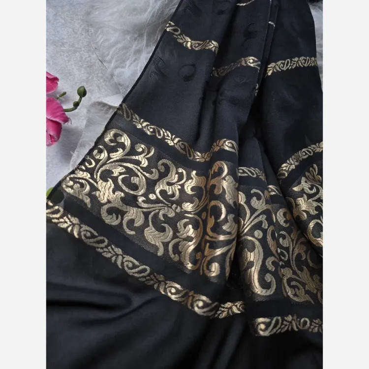 شال لعیا نخ حریر طرح گلد الگانس ابعاد 73x190 بدون چروک و سر خوردن فری سایز