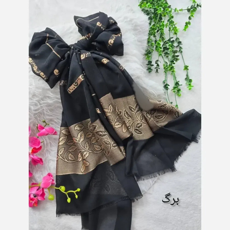 شال لعیا نخ حریر طرح گلد الگانس ابعاد 73x190 بدون چروک و سر خوردن فری سایز