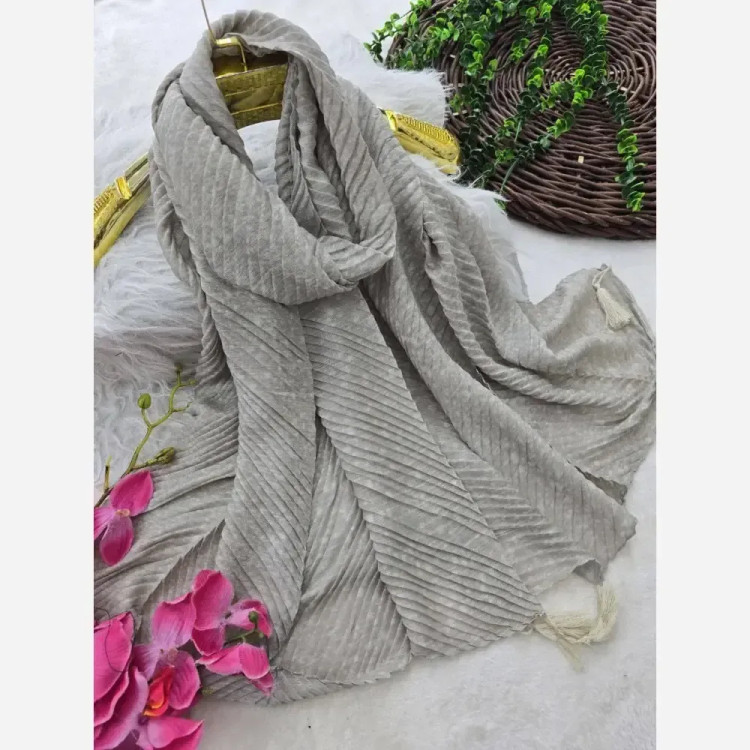 شال طیفی حریر ژاکارد پلیسه ابعاد 51*200 فری سایز رنگ بندی متنوع
