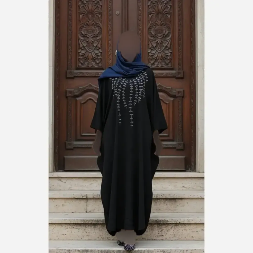 عبا گندم الیزه درجه یک قد 135 دور سینه آزاد تا 210 قد آستین از یقه 57 سبز مشکی کرم