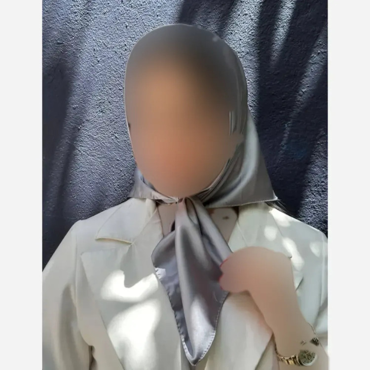مینی اسکارف ساتن سیلک ابعاد 75*75 رنگبندی شیک و عروسکی بهاره