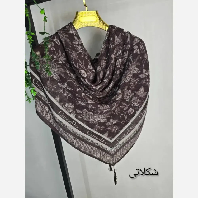 روسری جوانه برشکا سافت پلیسه شاین دار منگوله دار ابعاد 125*125 فری سایز