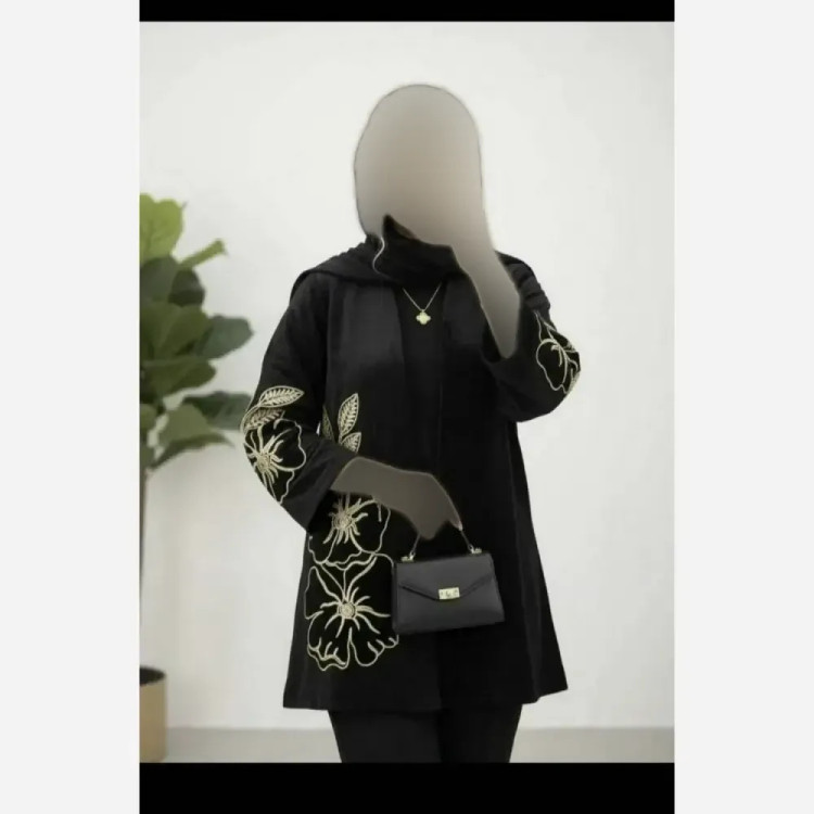مانتو زنانه مدل نوژین جنس شنل گلدوزی شده رنگ مشکی سایز 1 و 2