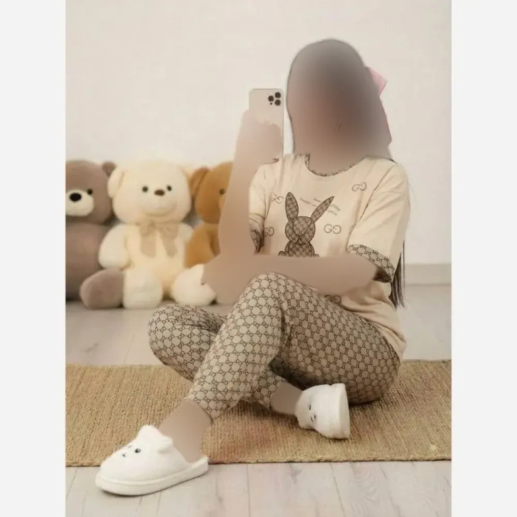 ست تیشرت شلوار زنانه طرح خرگوش جنس دورس اسپان رنگ کرم سایز 38 تا 46