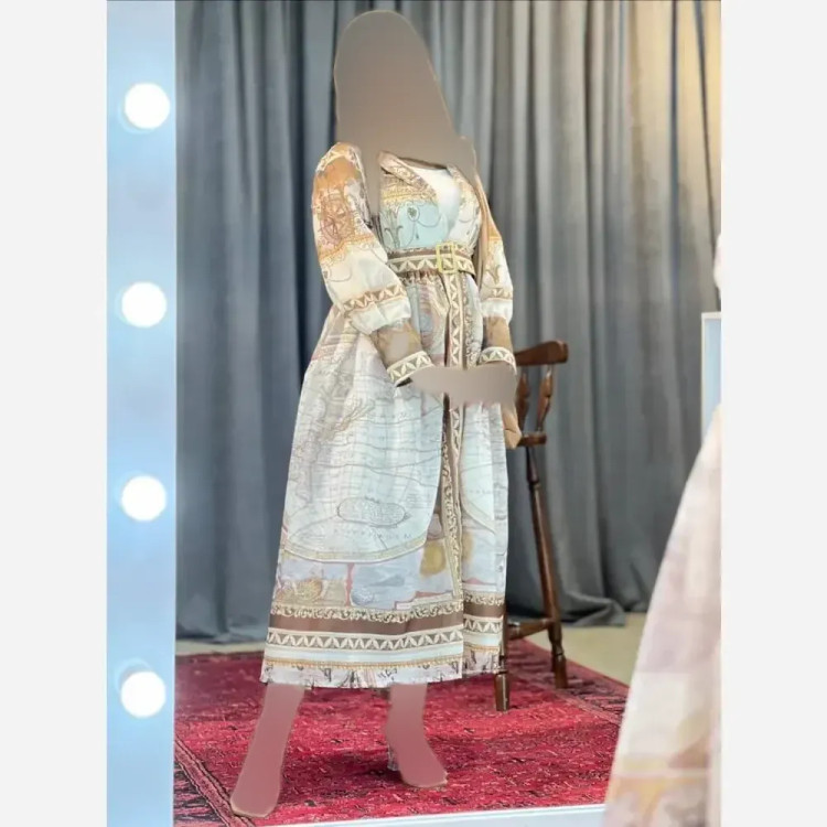 پیراهن زنانه طرح دار نازلی جنس کرپ حریر فری سایز با کمربند
