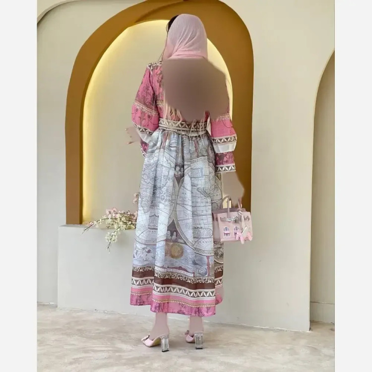پیراهن زنانه طرح دار نازلی جنس کرپ حریر فری سایز با کمربند