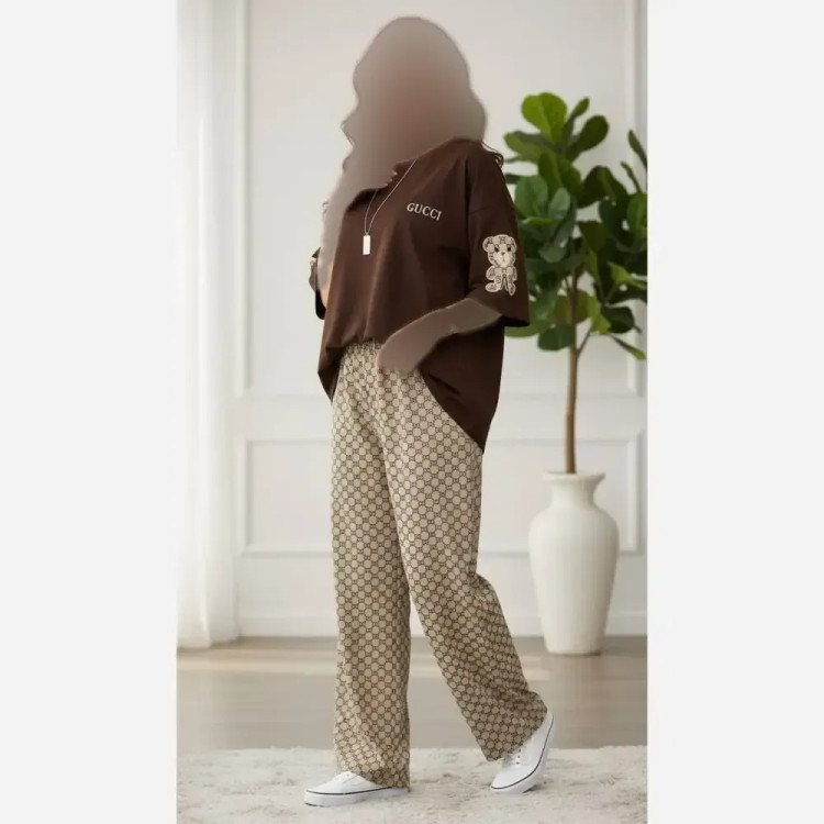 ست دو تیکه تیشرت و شلوار بگ زنانه مدل گوچی جنس گلکسی نخ پنبه درجه یک فری سایز تا 48 رنگ قهوه ای