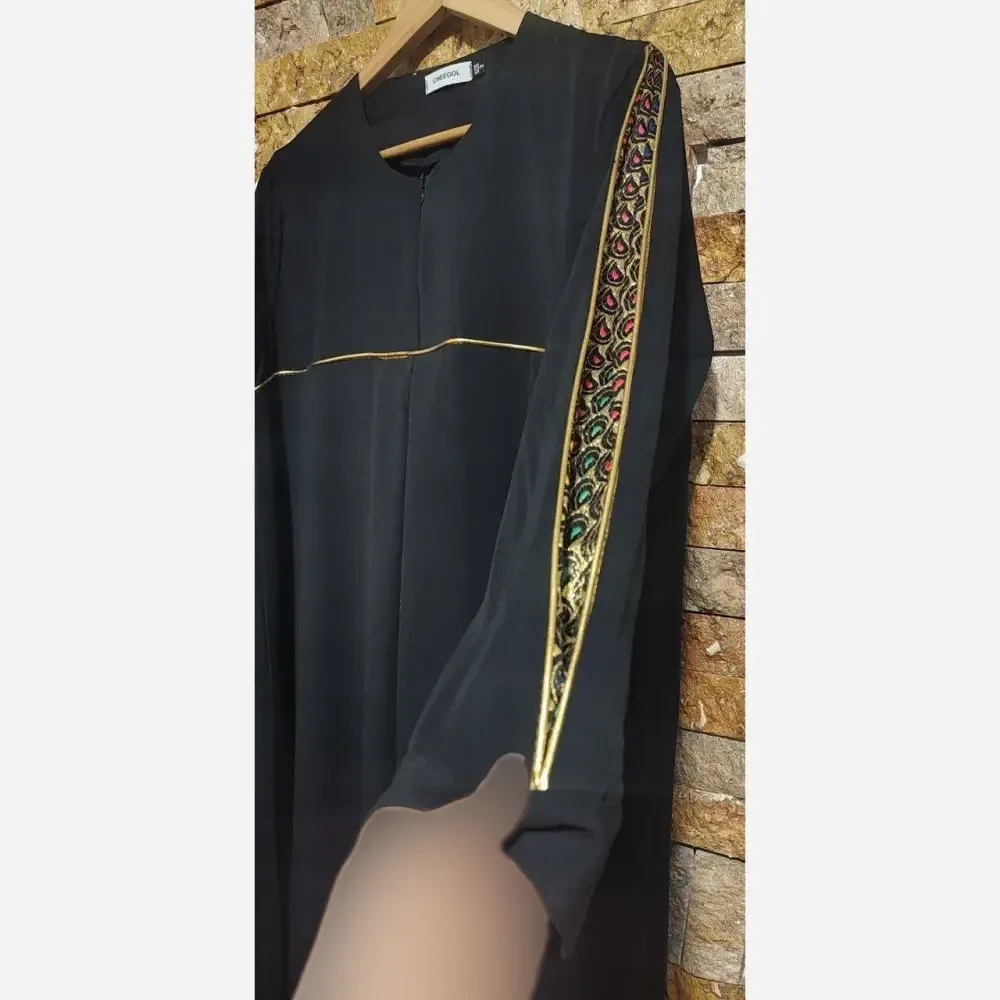 عبا زنانه طرح ملیکا جنس الیزه و خرجکار تافته هندی رنگ مشکی سایز 40 تا 54