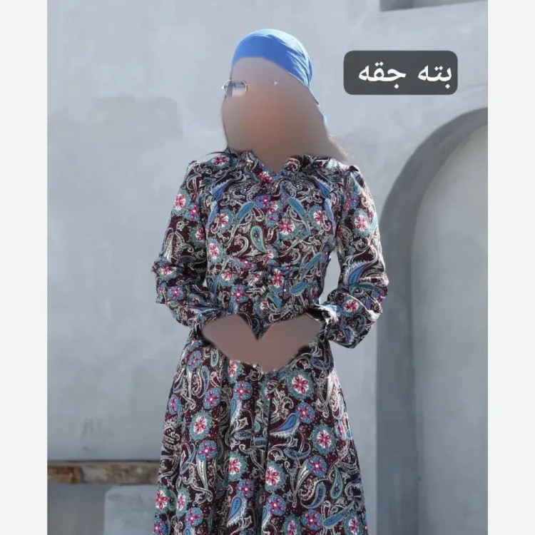 پیراهن زنانه طرح ژاله جنس کرپ قد 140 با جلوی زیپدار و مچ دکمهدار سایز 38 تا 52