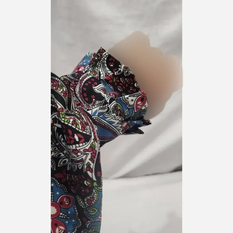 پیراهن زنانه طرح ژاله جنس کرپ قد 140 با جلوی زیپدار و مچ دکمهدار سایز 38 تا 52